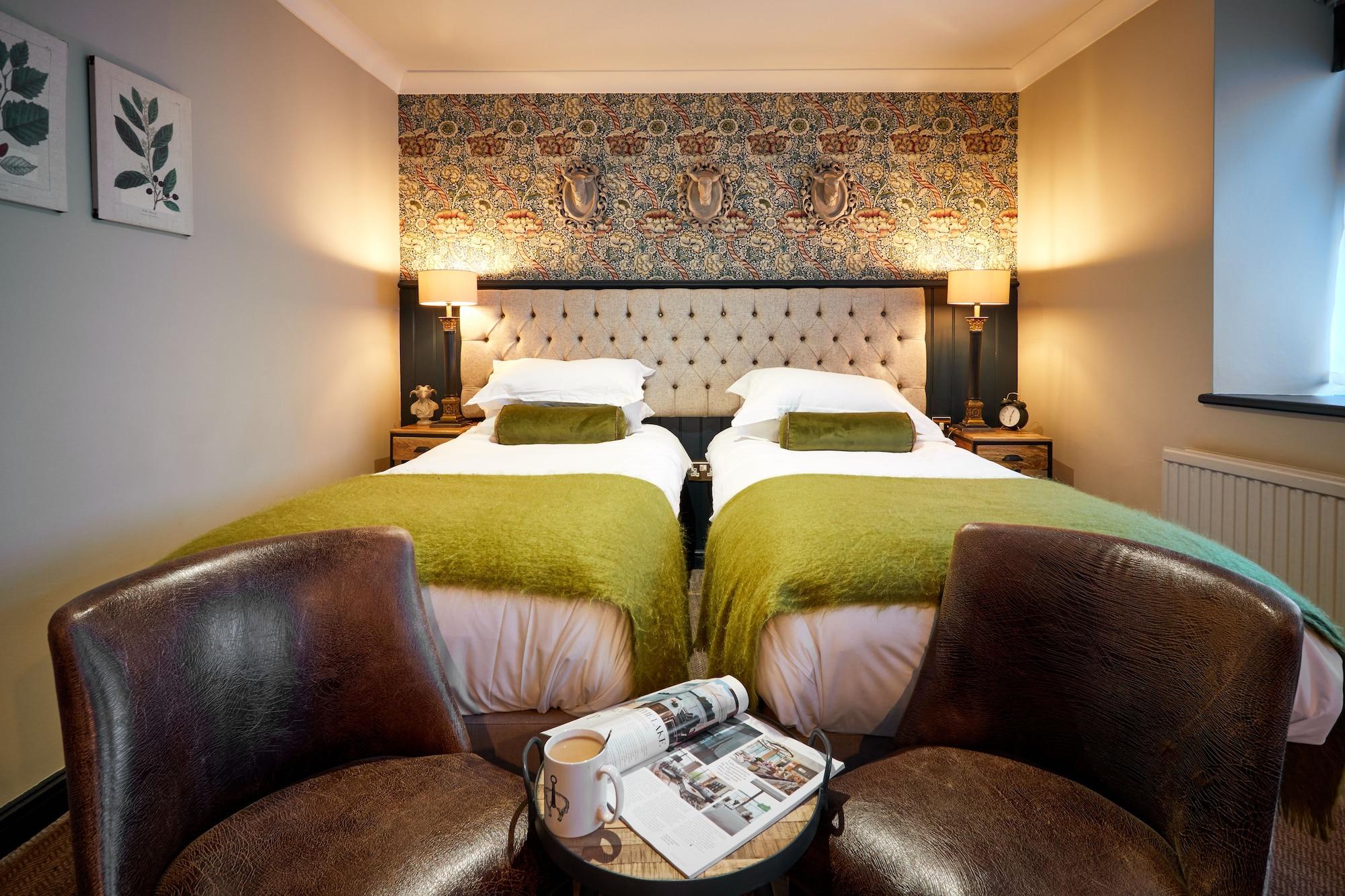 The Fleece At 시런세스터 외부 사진 A room at The Swan