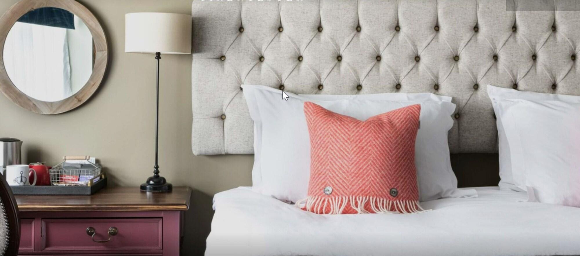 The Fleece At 시런세스터 외부 사진 A cushion